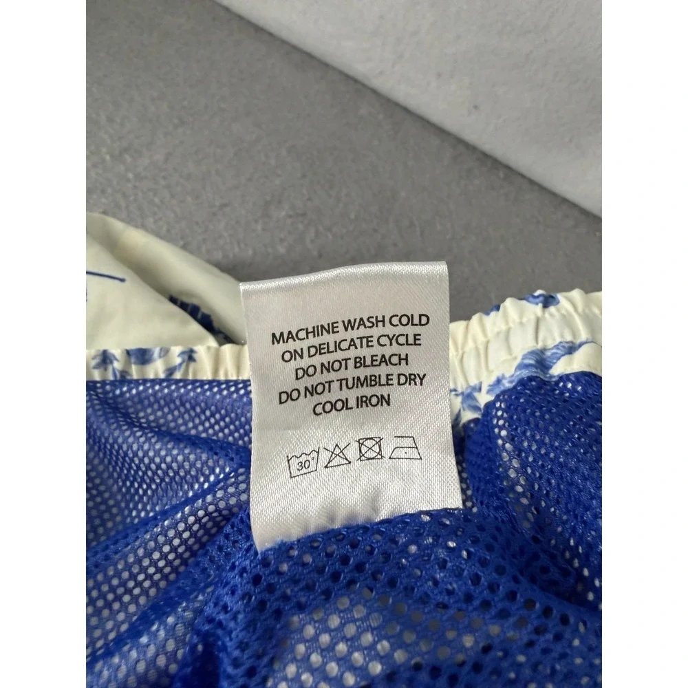 Undefeated UNDFTD Shorts Mens M Blue Toile Lined Streetwear‎ Hybrid Swim Trunks